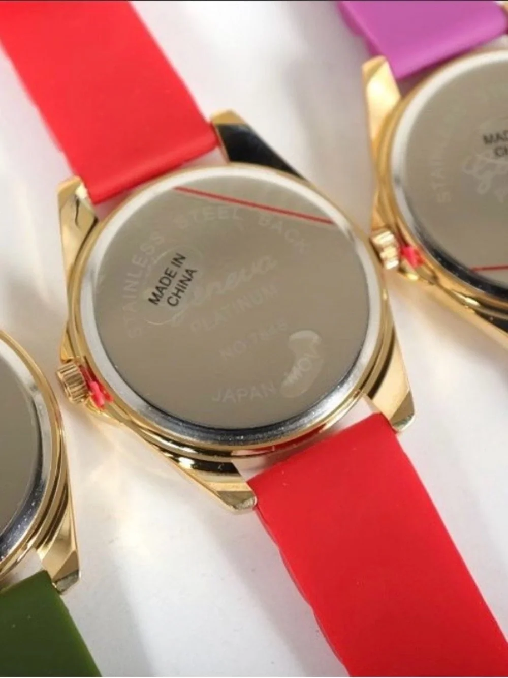 Vintage Gold-Tone Red Women's Fashion Watch with Crystal Bezel